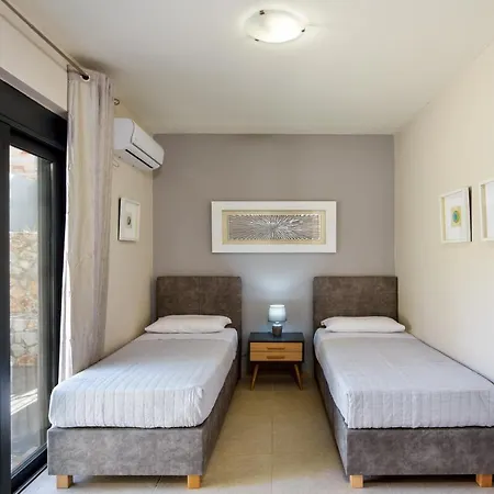 Adorno Luxury Chorafakia